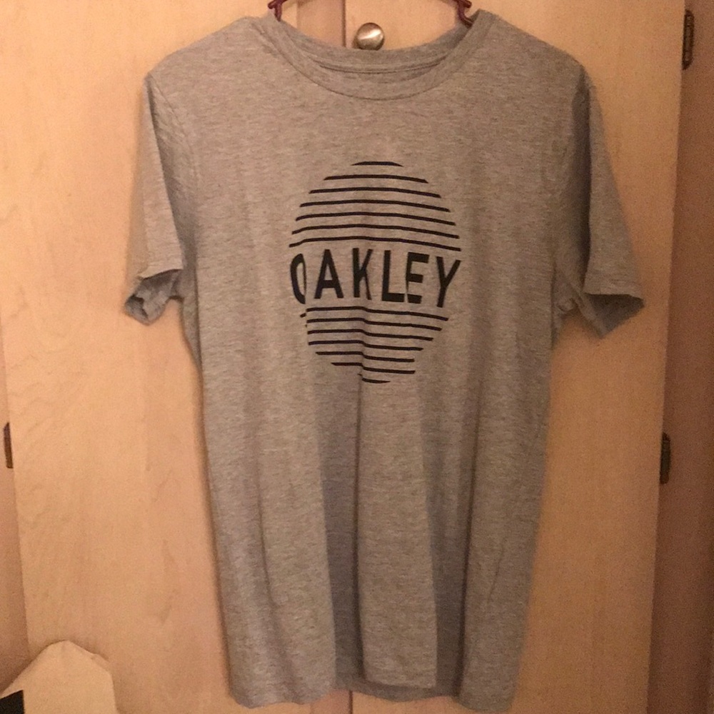 Oakley T shirt
